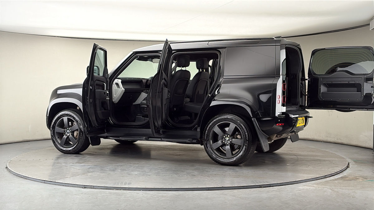 More views of Land Rover Defender 110