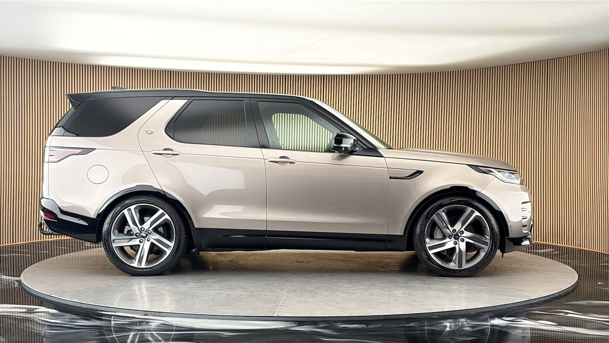 Land Rover Discovery Image 16