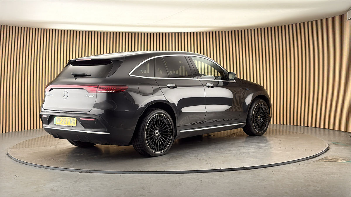 Mercedes-Benz EQC Image 21