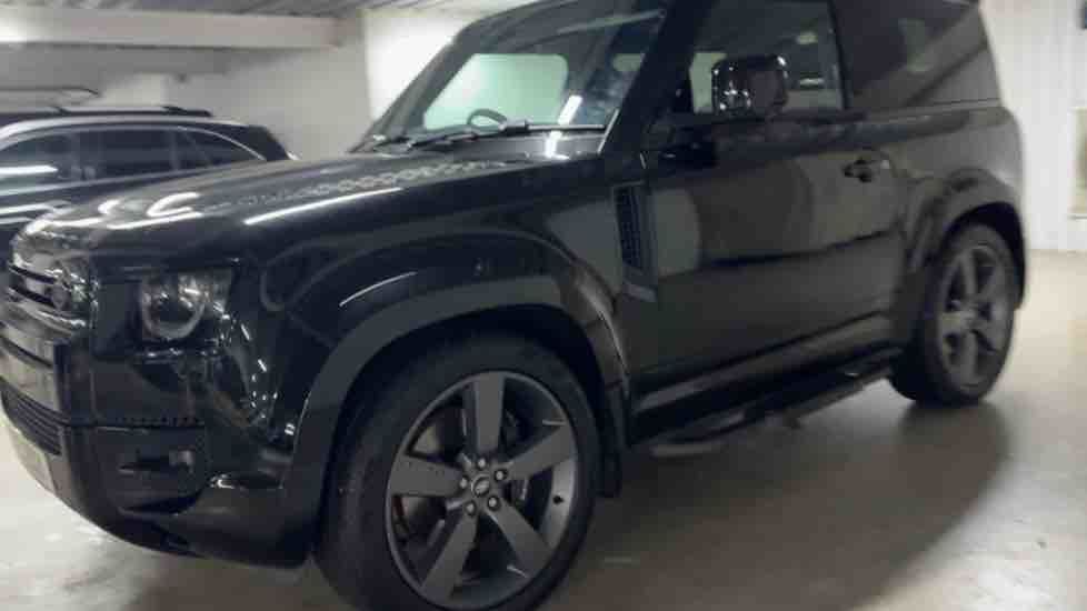 More views of Land Rover Defender 90