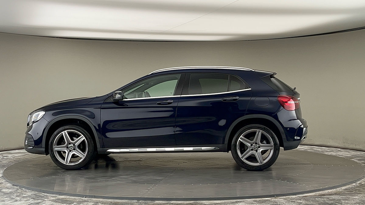 More views of Mercedes-Benz GLA