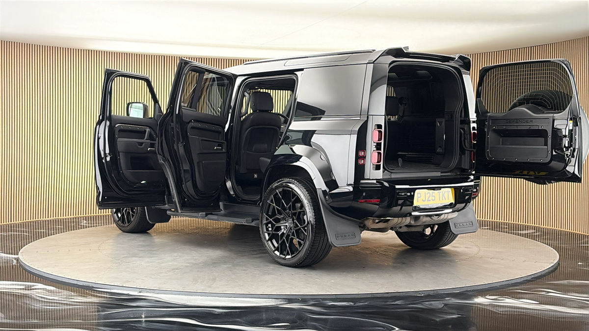 More views of Land Rover Defender 110
