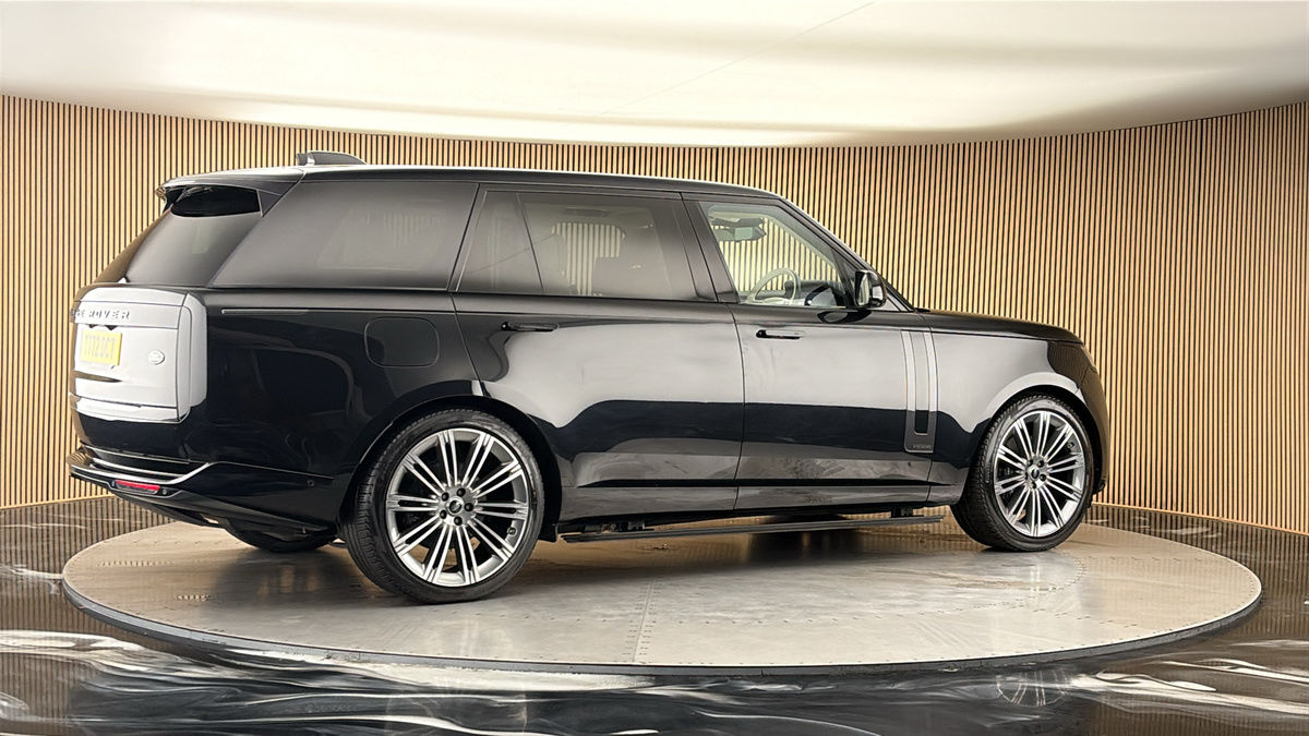 More views of Land Rover Range Rover