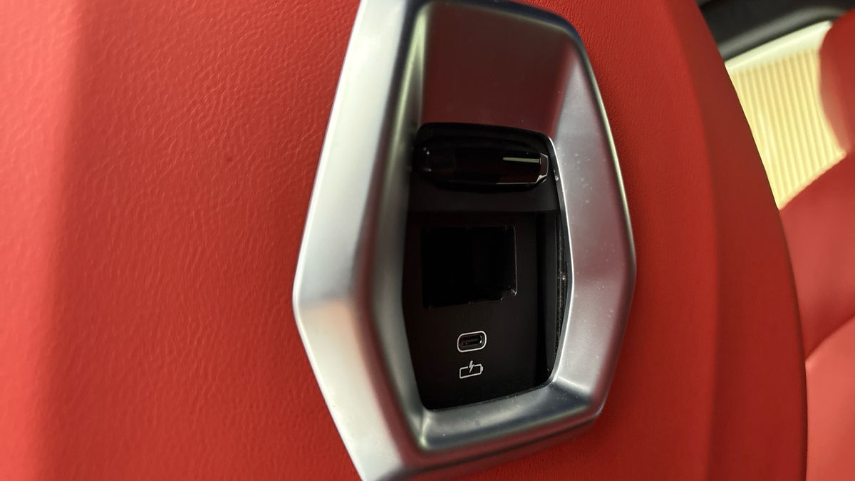 BMW XM Image 54