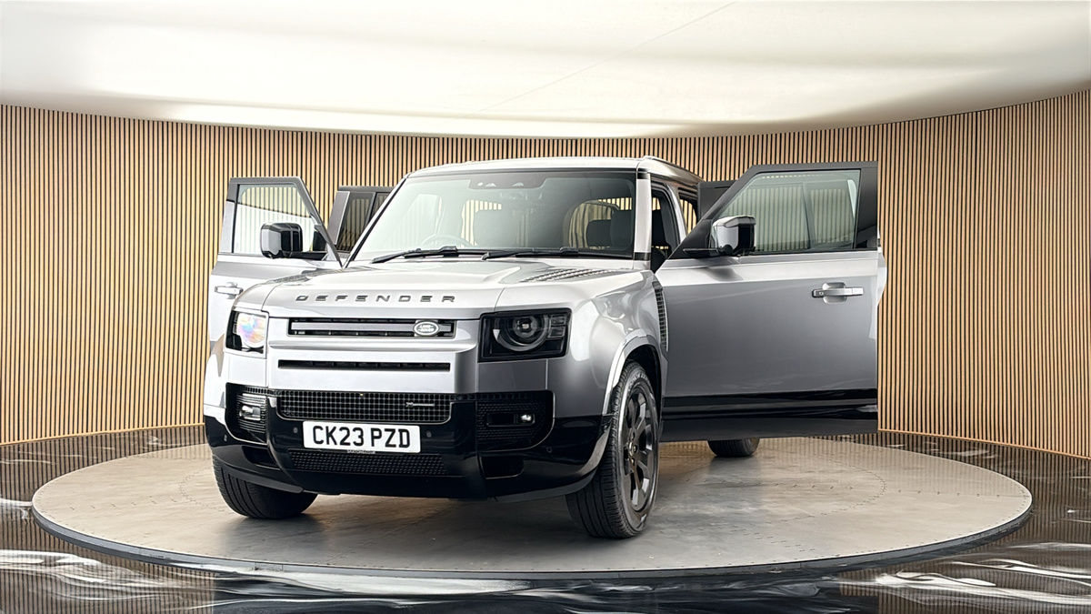 More views of Land Rover Defender 110