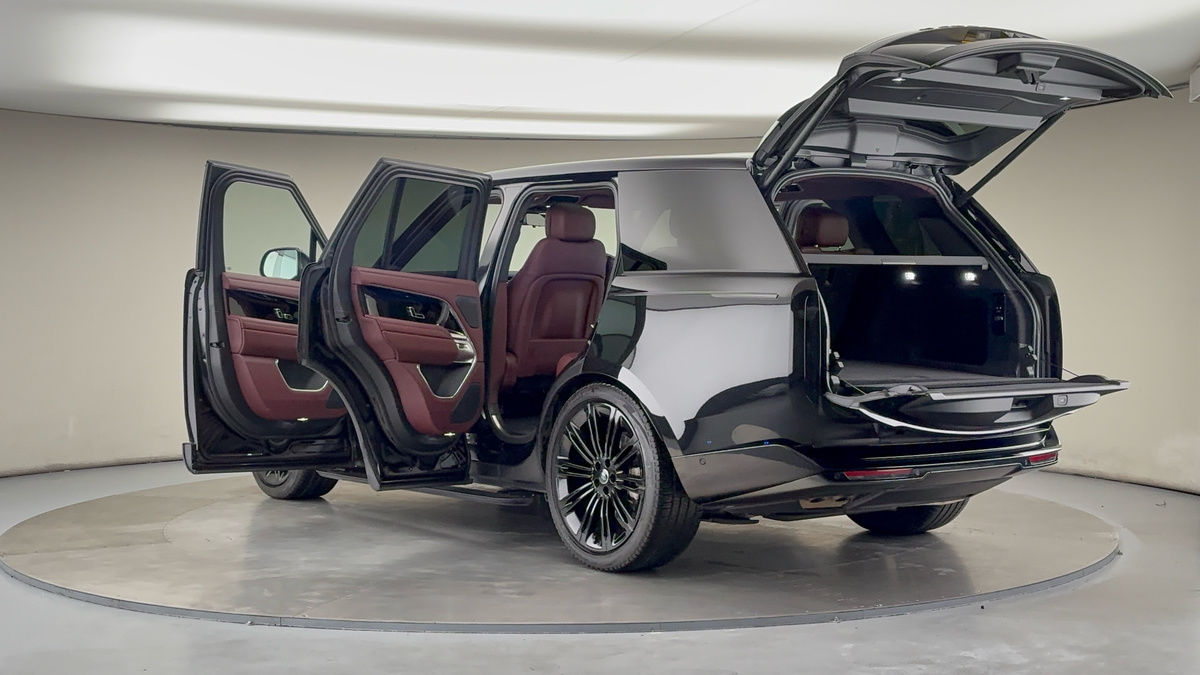 More views of Land Rover Range Rover