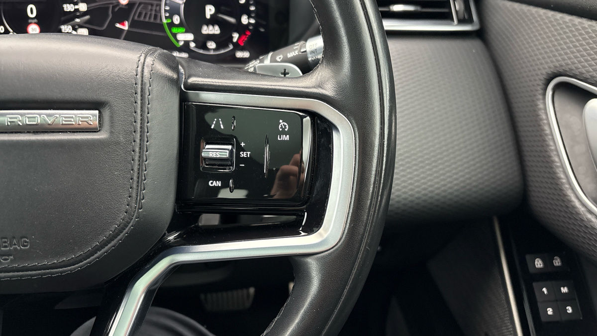 Land Rover Range Rover Velar Image 14