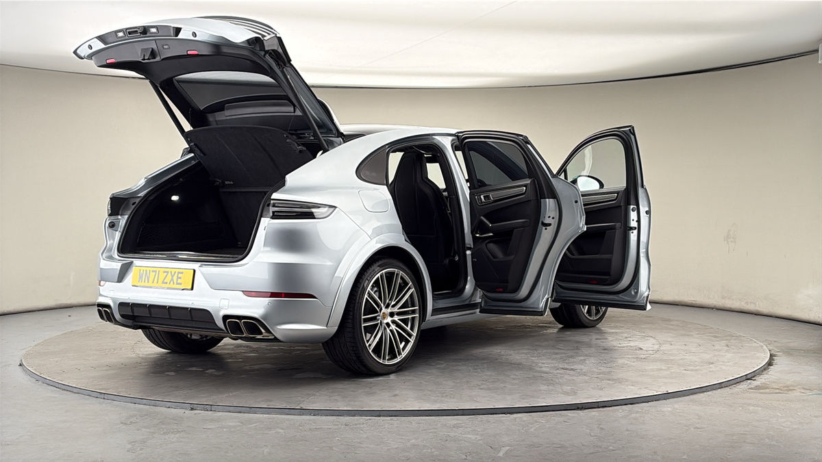 More views of Porsche Cayenne