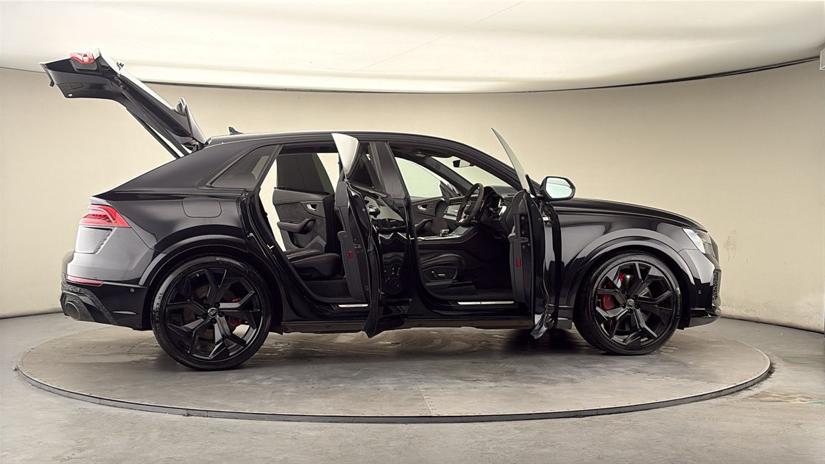 More views of Audi RSQ8