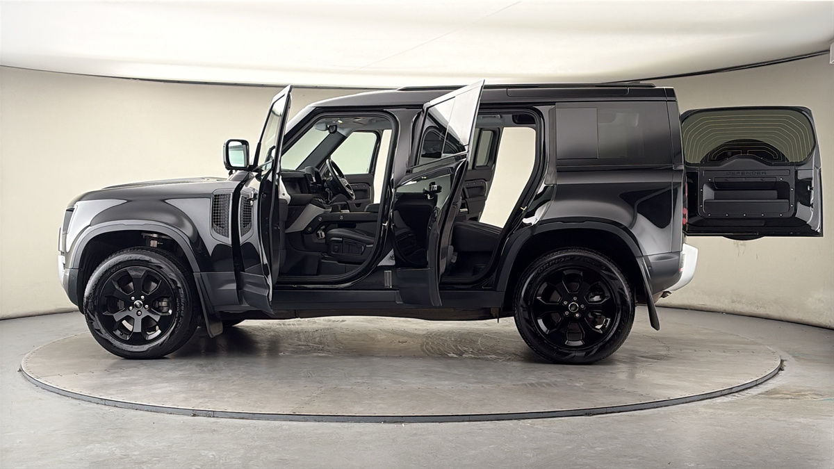 More views of Land Rover Defender 110
