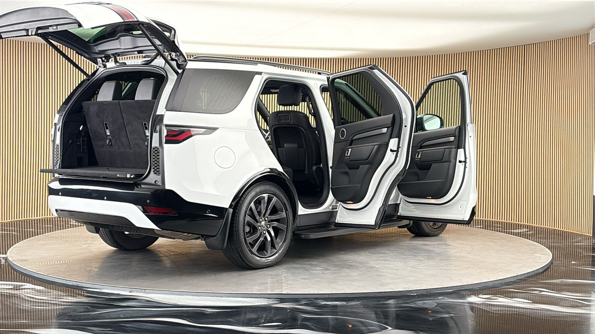 More views of Land Rover Discovery