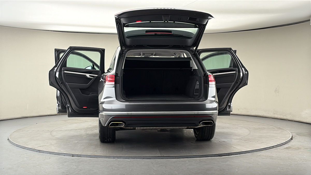 More views of Volkswagen Touareg