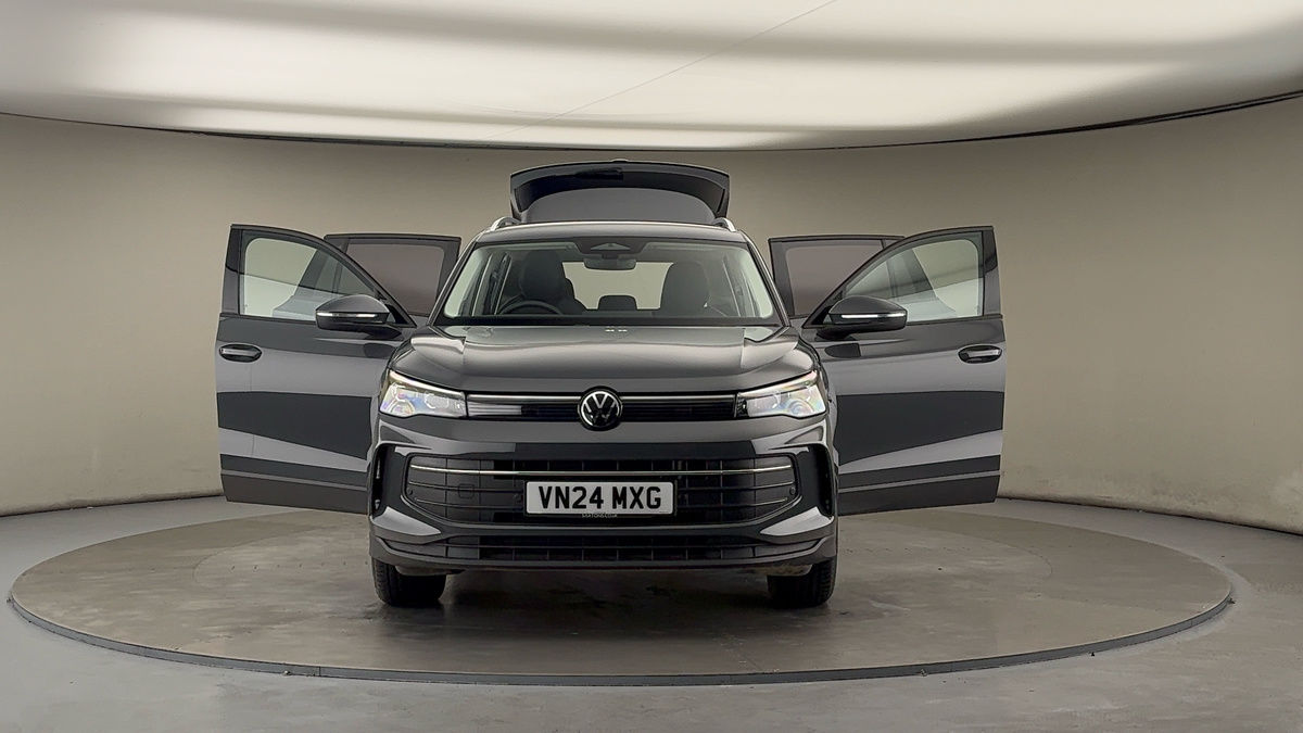 More views of Volkswagen Tiguan
