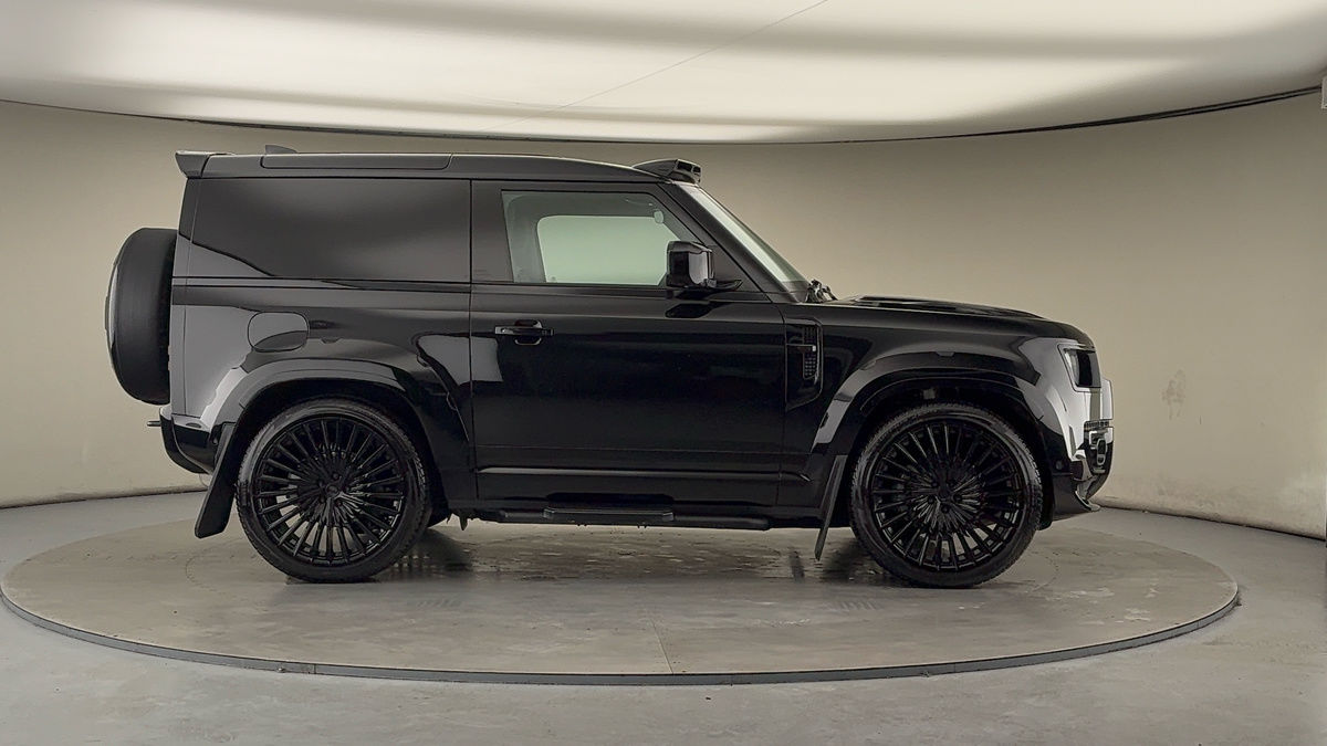 Land Rover Defender 90 Urban Image 16