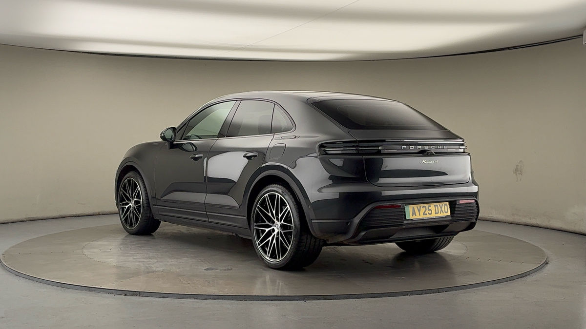 Porsche Macan Image 4