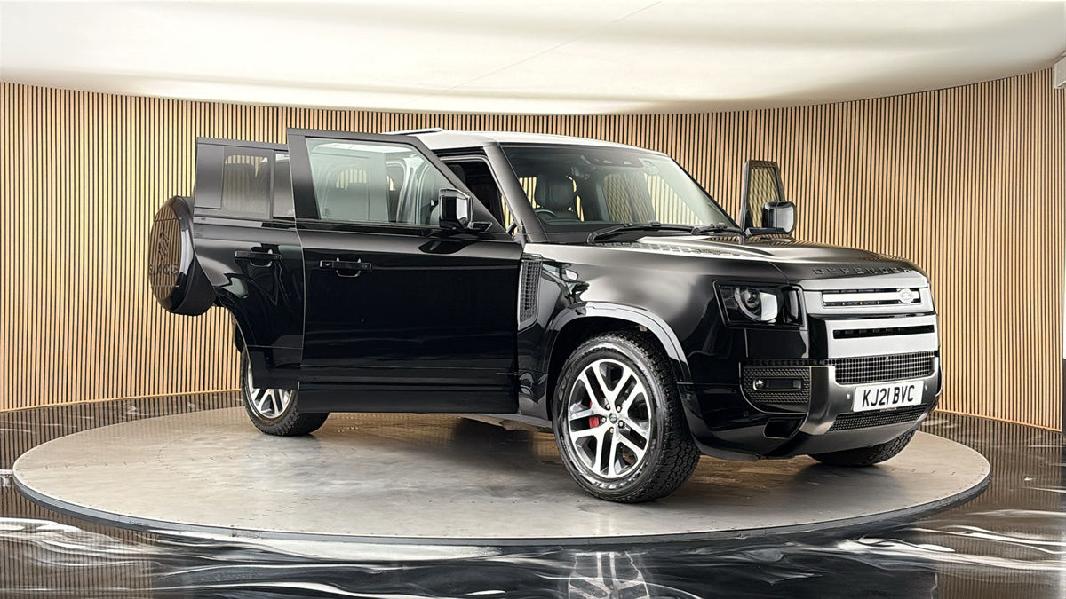 More views of Land Rover Defender 110