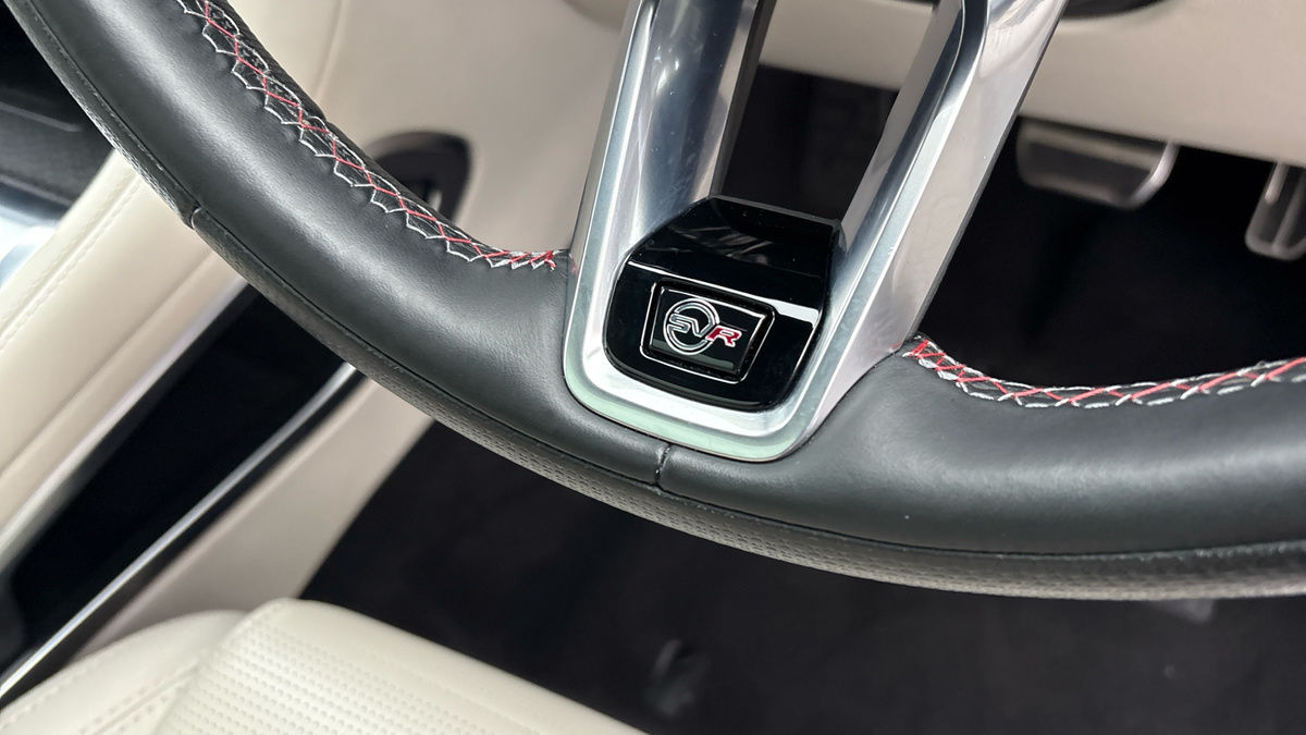 Jaguar F-PACE Image 25