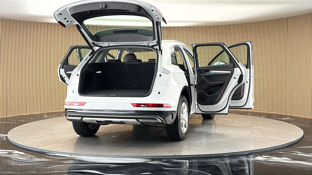 More views of Audi Q5