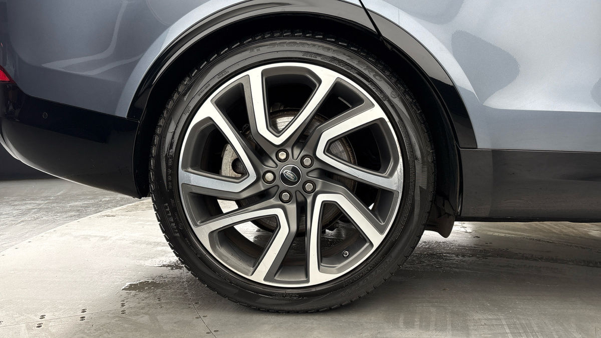 Land Rover Discovery Image 10