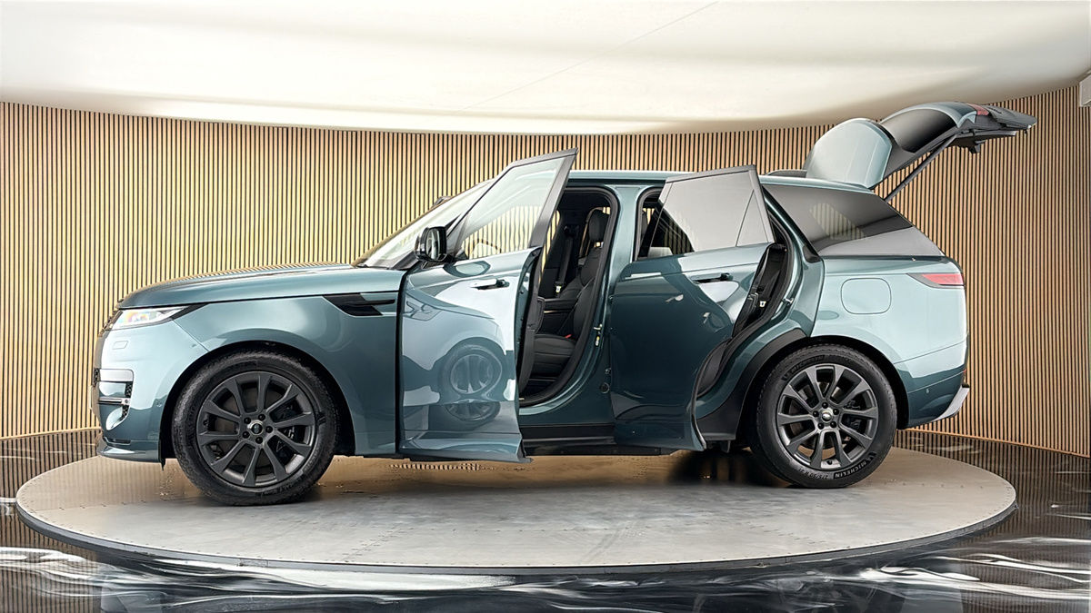 More views of Land Rover Range Rover Sport