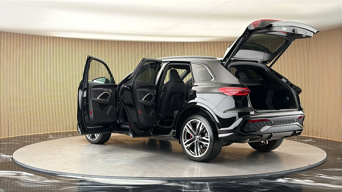 More views of Audi Q5