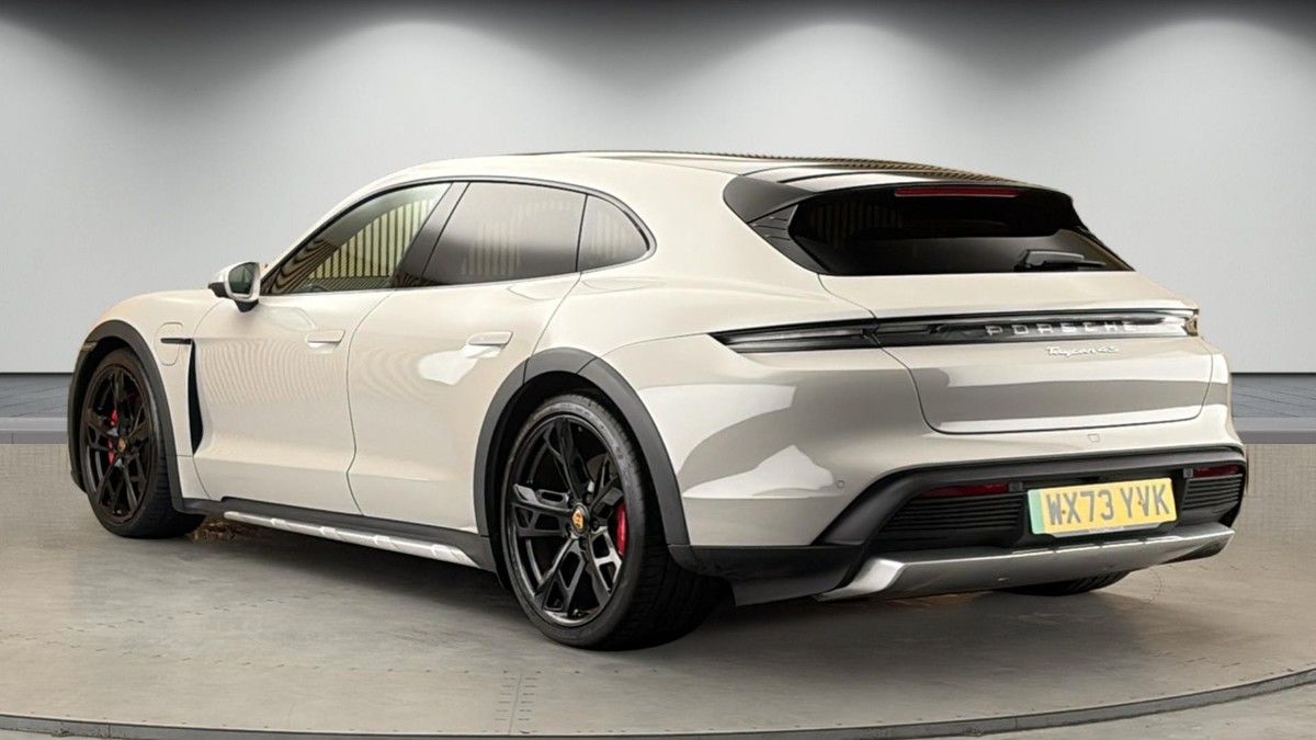 Porsche Taycan Image 2