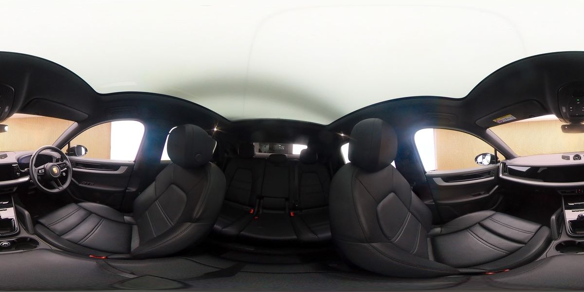 More views of Porsche Cayenne