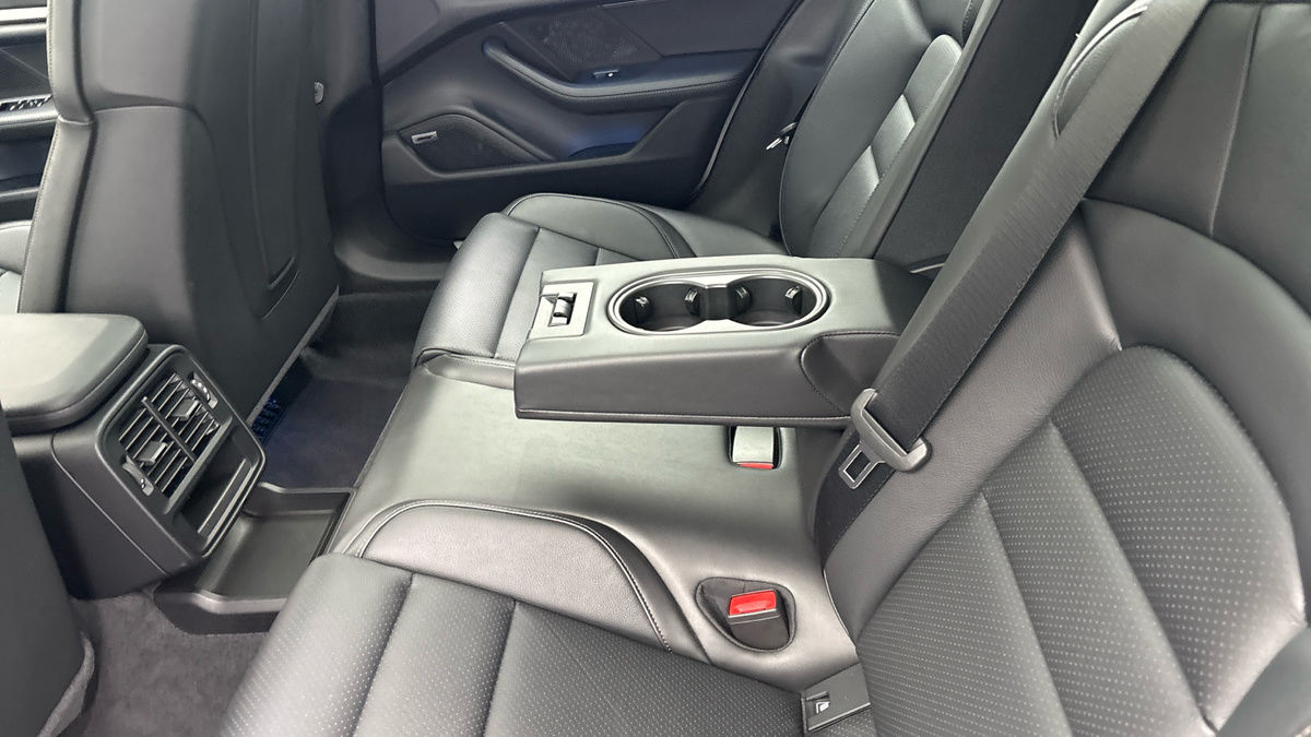 Porsche Taycan Image 9