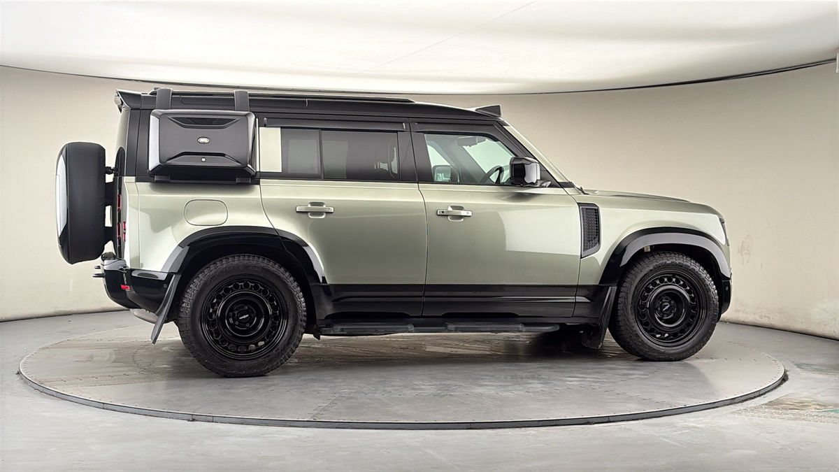 More views of Land Rover Defender 110