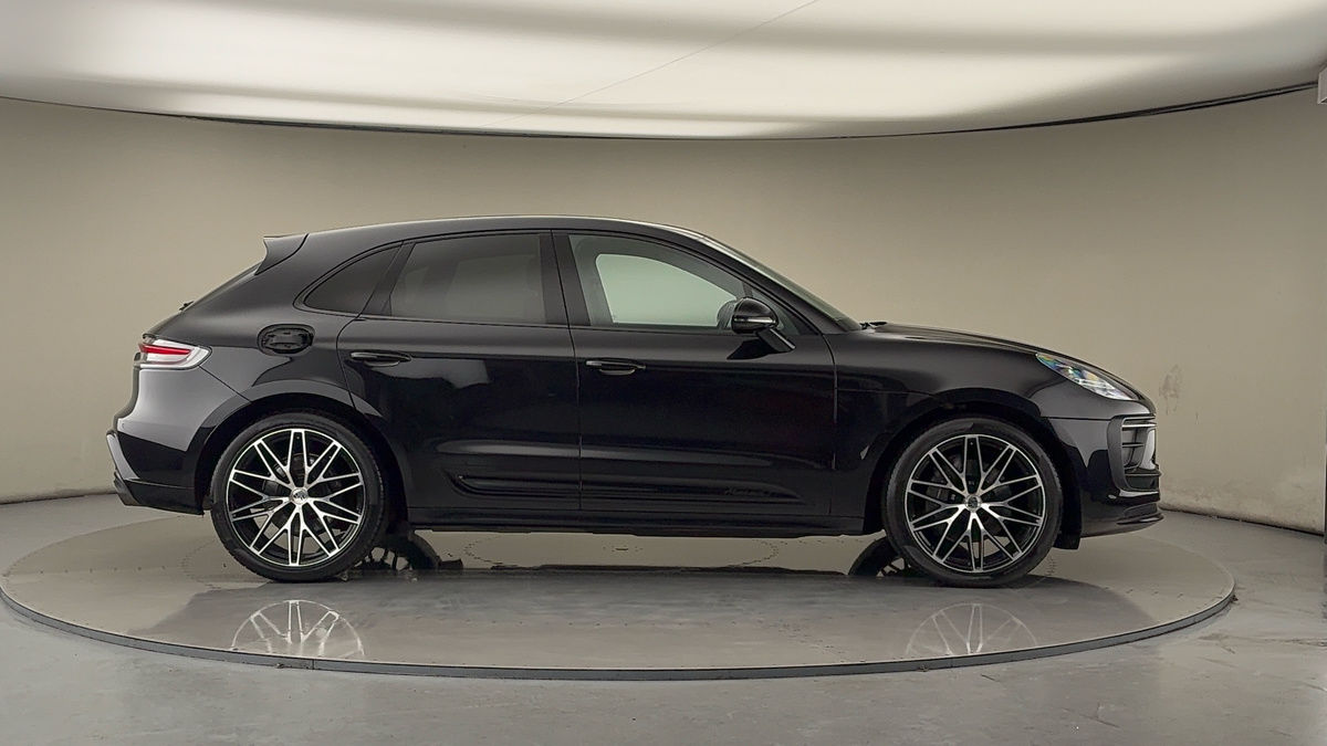 Porsche Macan Image 16