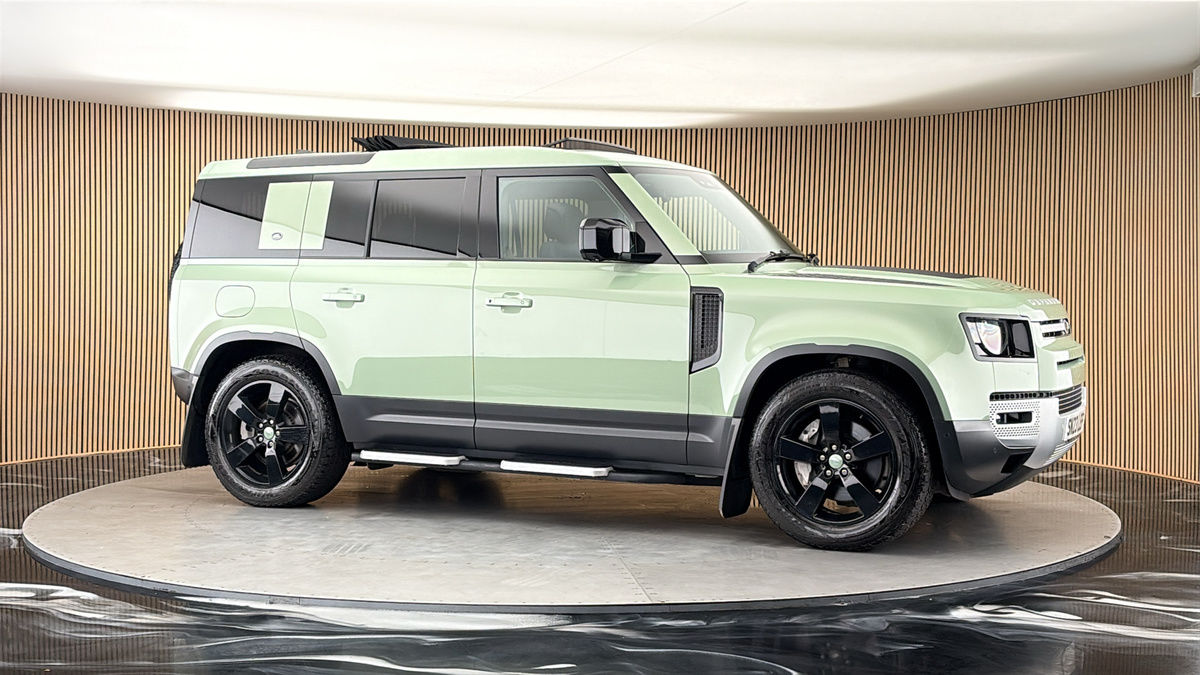 More views of Land Rover Defender 110