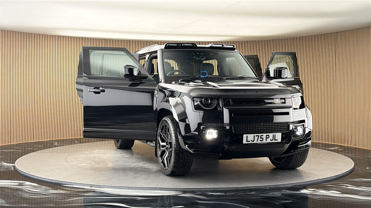 More views of Land Rover Defender 110