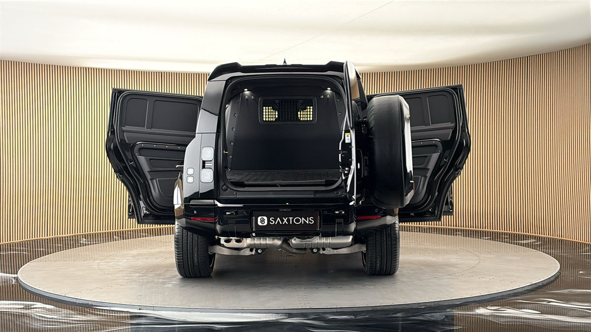 More views of Land Rover Defender 110
