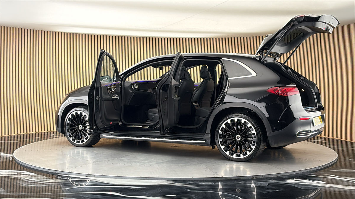 More views of Mercedes-Benz EQE