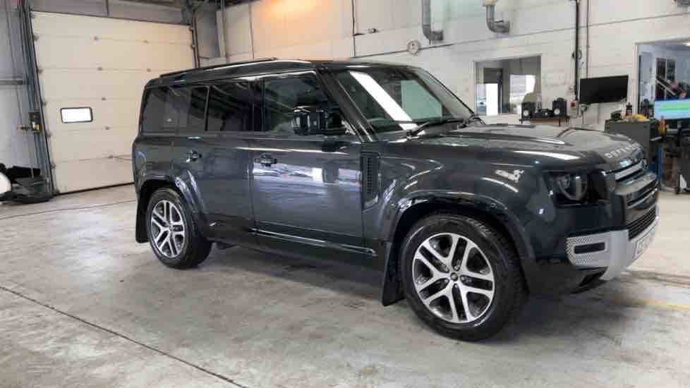 More views of Land Rover Defender 110