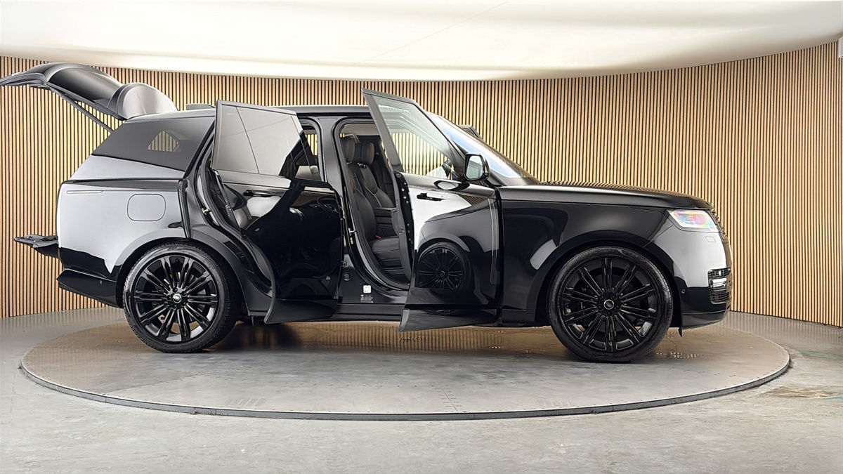 More views of Land Rover Range Rover