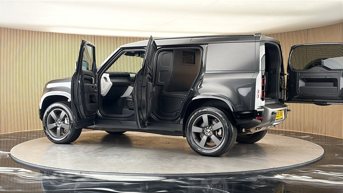 More views of Land Rover Defender 110