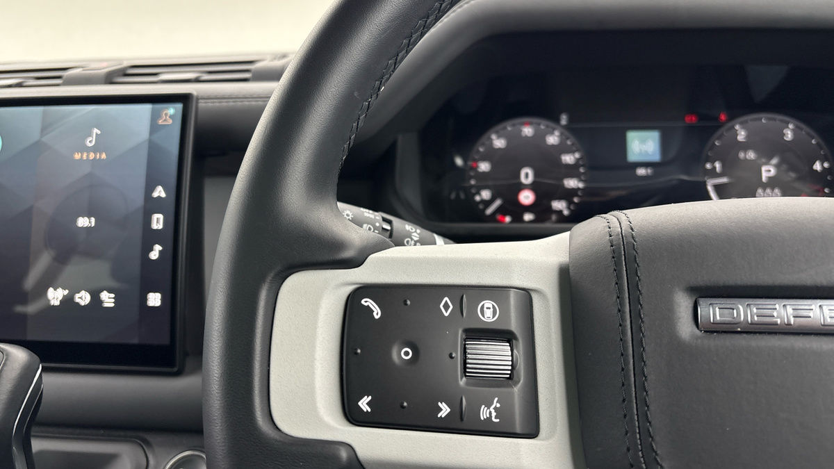 Land Rover Defender 110 Urban Image 13