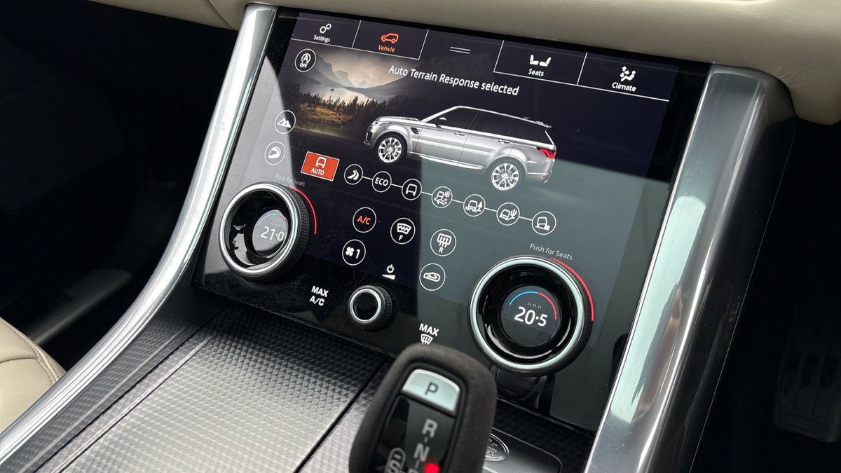 Land Rover Range Rover Sport Image 25