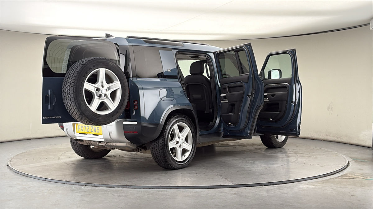 More views of Land Rover Defender 110