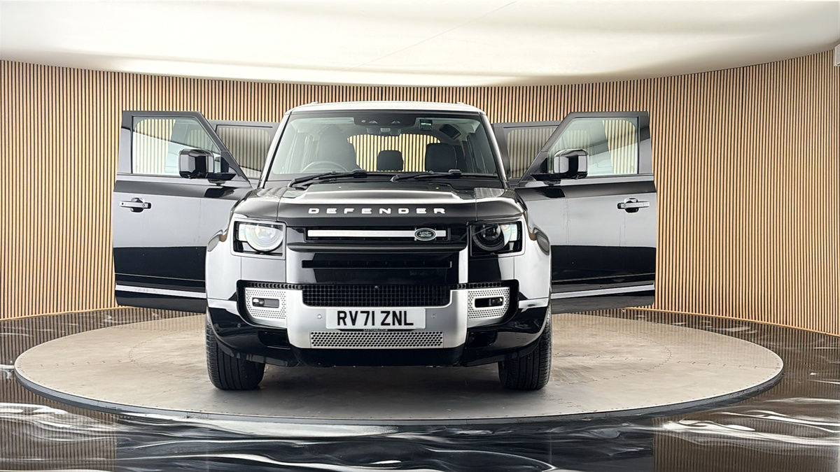 More views of Land Rover Defender 110