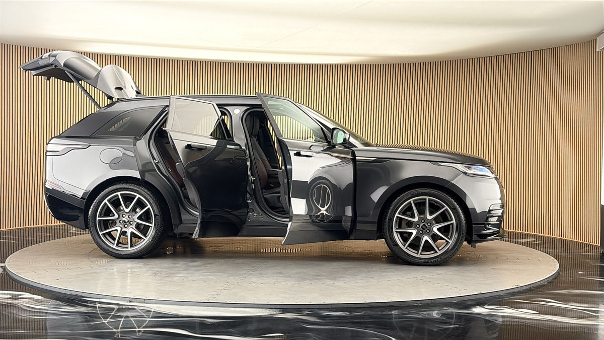 More views of Land Rover Range Rover Velar