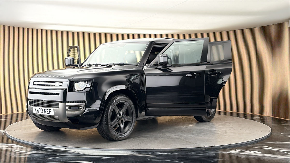 More views of Land Rover Defender 110