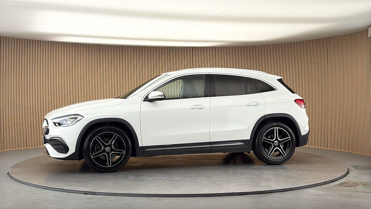 More views of Mercedes-Benz GLA