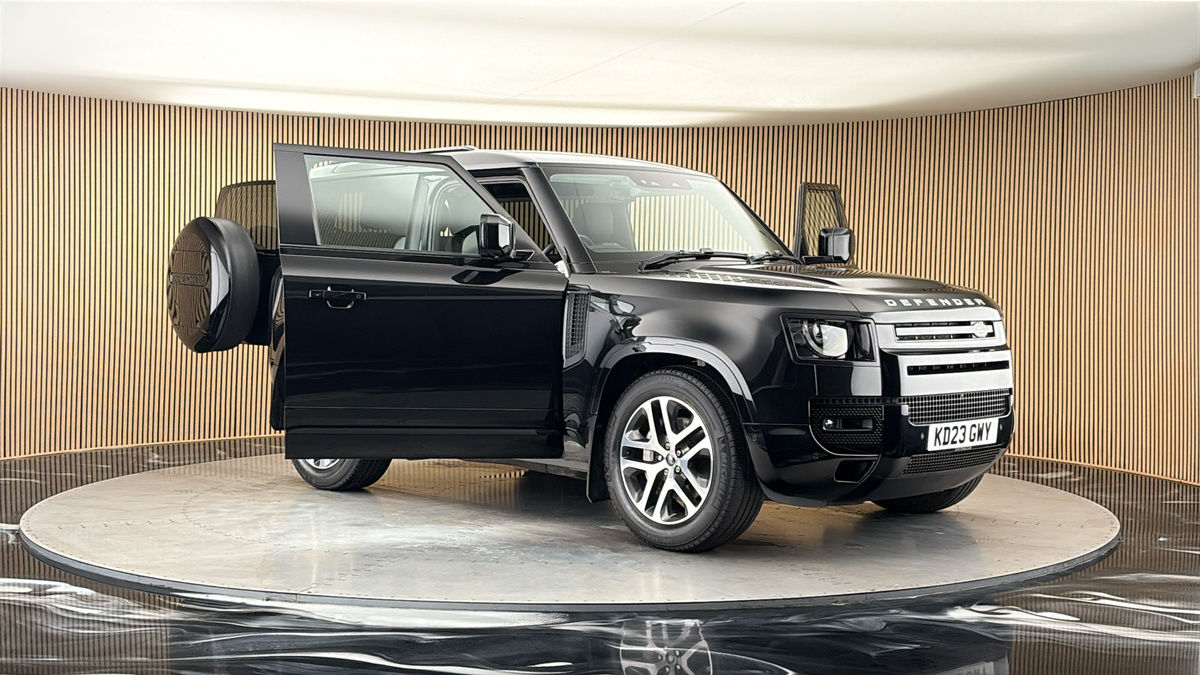 More views of Land Rover Defender 90