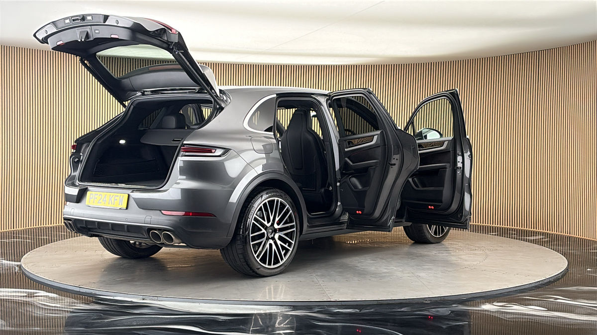 More views of Porsche Cayenne