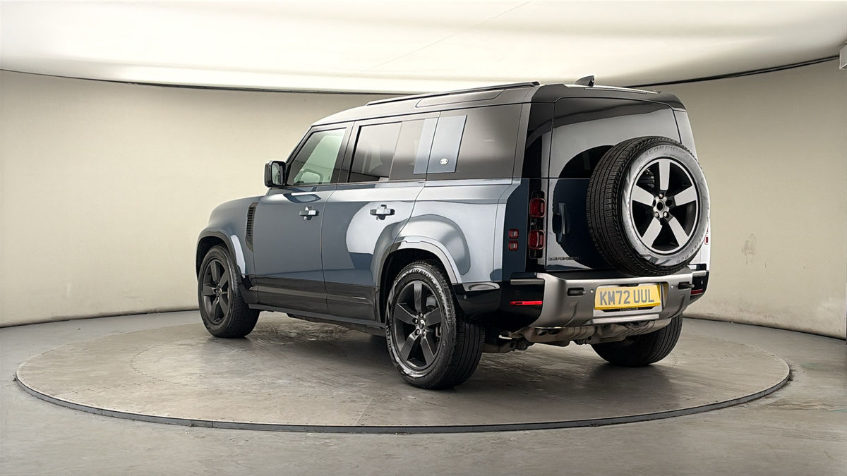 Land Rover Defender 110 Image 2
