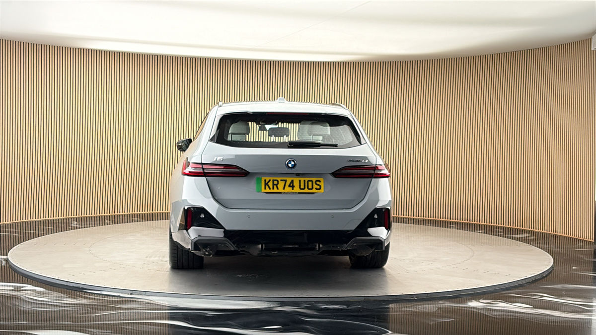 More views of BMW i5