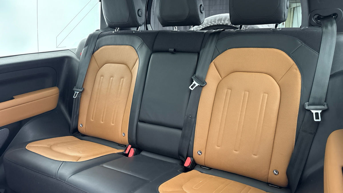 Land Rover Defender 90 Image 8