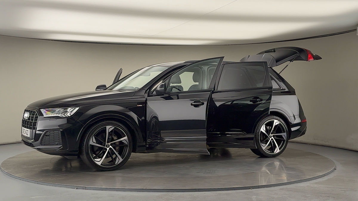 More views of Audi Q7
